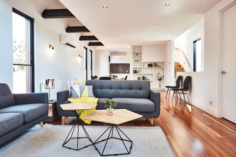 Richmond Â· 3 Level Architecturally Designed Richmond House - Accommodation Daintree 0
