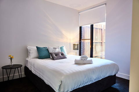 Richmond Â· 3 Level Architecturally Designed Richmond House - Accommodation Daintree 10