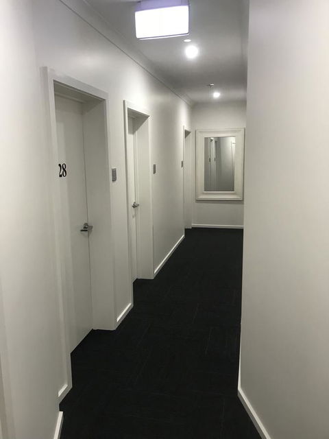 CROWN CENTRAL BUSINESS DISTRICT MOTEL - NO UNDER 18s - Accommodation Daintree 22