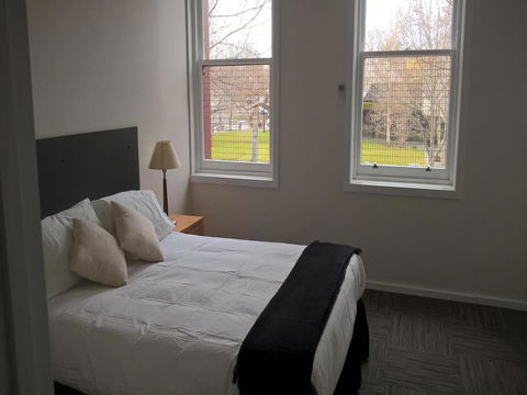 CROWN CENTRAL BUSINESS DISTRICT MOTEL - NO UNDER 18s - Accommodation Daintree 43