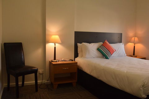 CROWN CENTRAL BUSINESS DISTRICT MOTEL - NO UNDER 18s - Accommodation Daintree 33