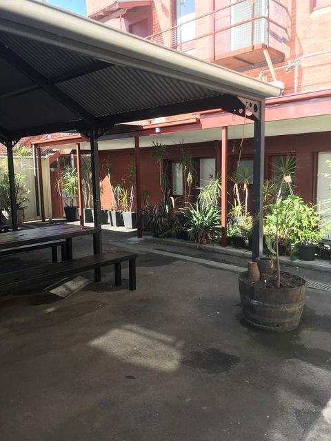 CROWN CENTRAL BUSINESS DISTRICT MOTEL - NO UNDER 18s - Accommodation Daintree 20
