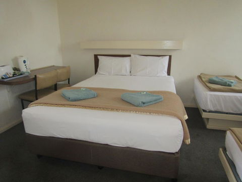 Twin City Motor Inn - Accommodation Daintree 2