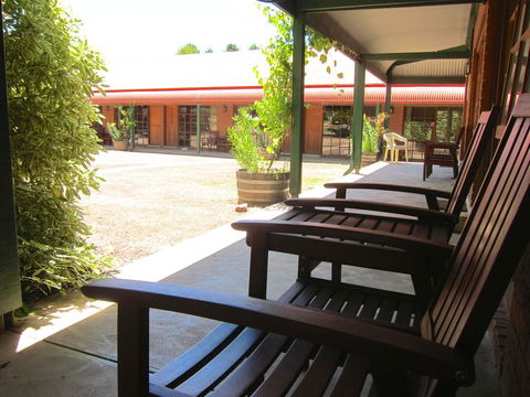 The Harrietville Snowline Hotel - Accommodation Daintree 6