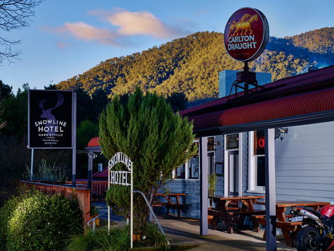 The Harrietville Snowline Hotel - Accommodation Daintree 0