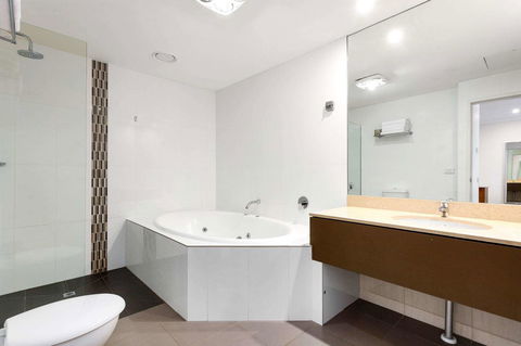 Quality Hotel Bayside Geelong - Accommodation Daintree 21