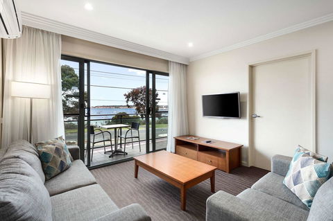 Quality Hotel Bayside Geelong - Accommodation Daintree 1
