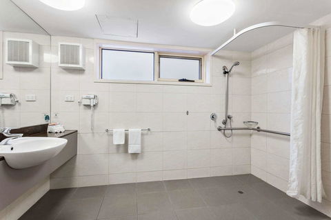 Quality Hotel Bayside Geelong - Accommodation Daintree 13