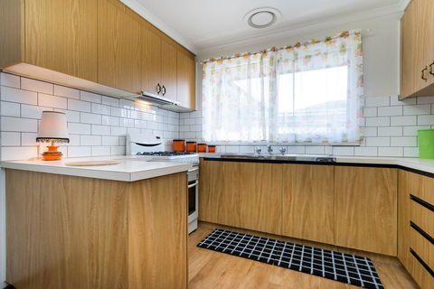 Uptown Frankston - Accommodation Daintree 10