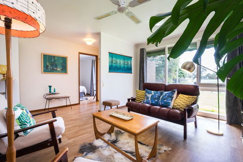 Uptown Frankston - Accommodation Daintree 0