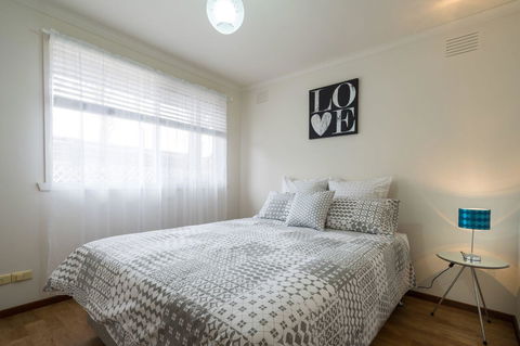 Uptown Frankston - Accommodation Daintree 6