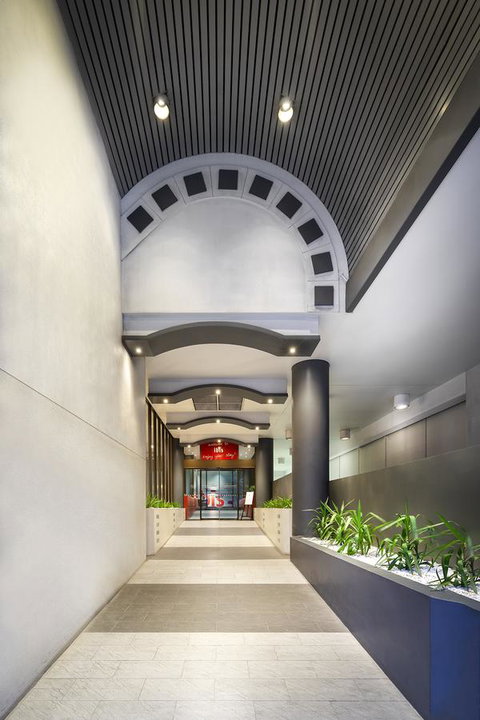 Ibis Melbourne Hotel And Apartments - Accommodation Daintree 4