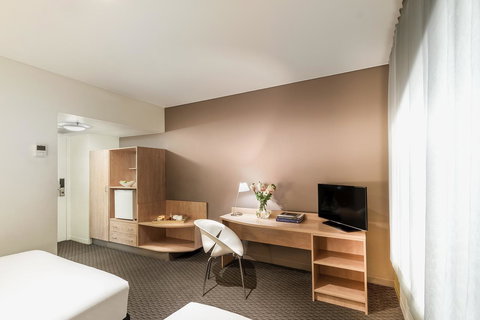 Ibis Melbourne Hotel And Apartments - Accommodation Daintree 10