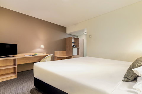 Ibis Melbourne Hotel And Apartments - Accommodation Daintree 6