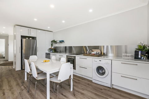 Portland Bay Apartments - Accommodation Daintree 4