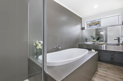 Portland Bay Apartments - Accommodation Daintree 8