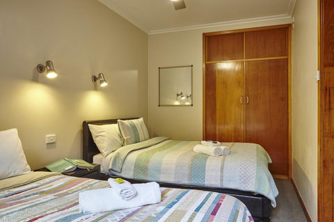 Goldfield Holiday Units - Accommodation Daintree 3
