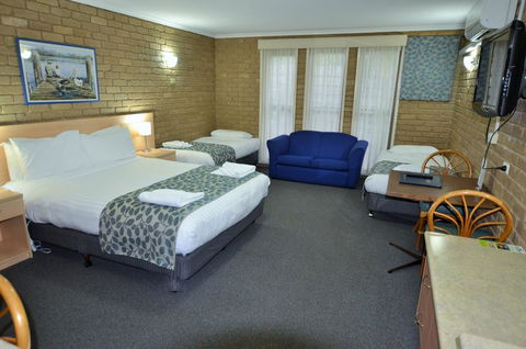 Tropicana Motor Inn - Accommodation Daintree 9