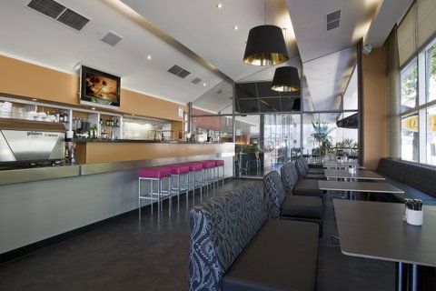 Clarion Suites Gateway - Accommodation Daintree 19
