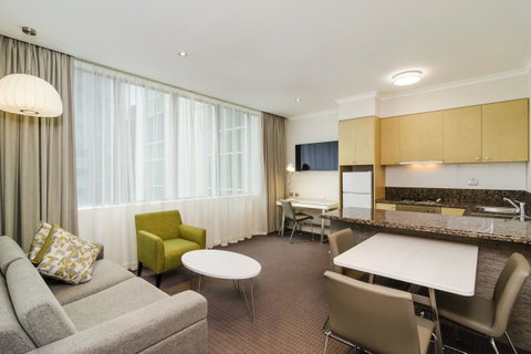 Clarion Suites Gateway - Accommodation Daintree 27