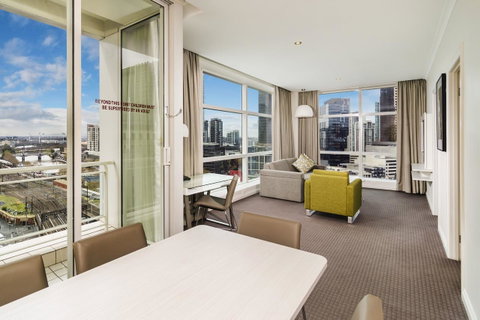 Clarion Suites Gateway - Accommodation Daintree 0
