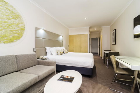Clarion Suites Gateway - Accommodation Daintree 13
