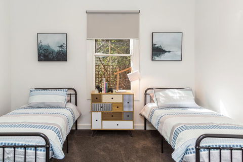 Central Bendigo Cottage, Walk To Everywhere!! - Accommodation Daintree 6