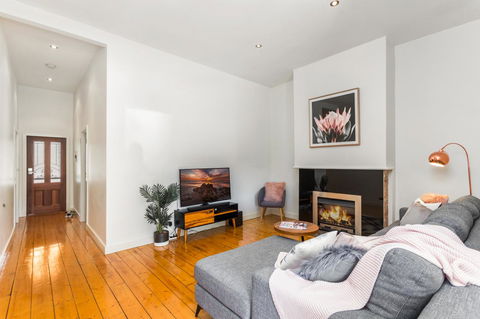 Central Bendigo Cottage, Walk To Everywhere!! - Accommodation Daintree 9
