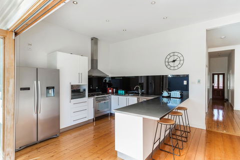Central Bendigo Cottage, Walk To Everywhere!! - Accommodation Daintree 7