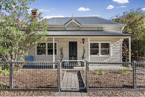 Central Bendigo Cottage, Walk To Everywhere!! - Accommodation Daintree 10