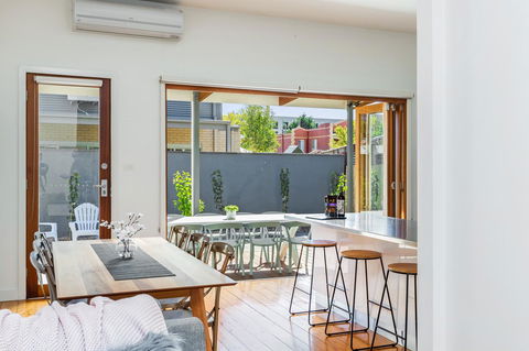 Central Bendigo Cottage, Walk To Everywhere!! - Accommodation Daintree 8