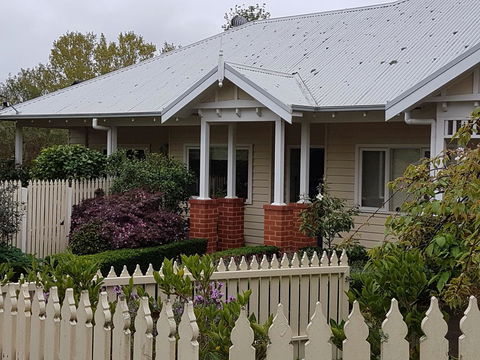 Healesville House - Fig Tree House - Accommodation Daintree 0