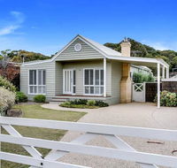 Cute Cottage on Cain - beach at end of street - Accommodation Daintree