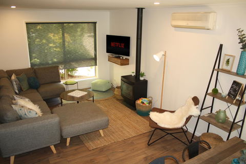 4 Autumn Grove - Accommodation Daintree 0