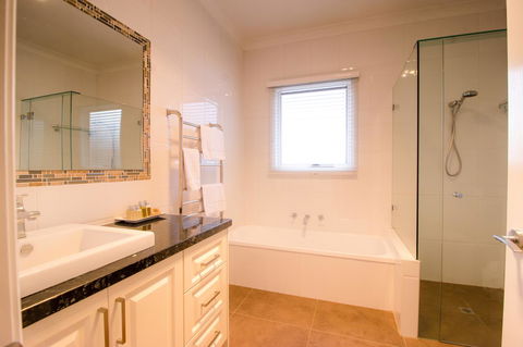Lithgow Falls Marysville - Accommodation Daintree 5