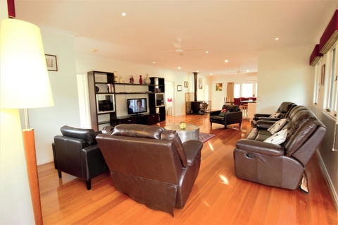 Lithgow Falls Marysville - Accommodation Daintree 4