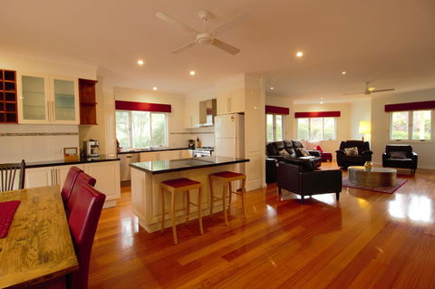 Lithgow Falls Marysville - Accommodation Daintree 1