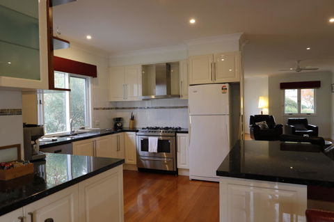 Lithgow Falls Marysville - Accommodation Daintree 2