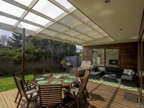 Blairgowrie Moonah Beach House: Walk To Beach - Accommodation Daintree 1