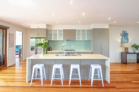 Blairgowrie Moonah Beach House: Walk To Beach - Accommodation Daintree 0
