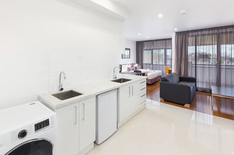 City Edge Dandenong Apartment Hotel - Accommodation Daintree 10