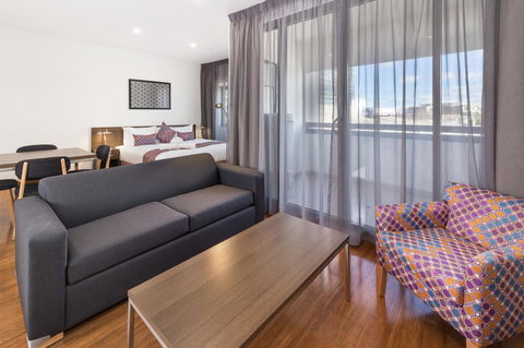 City Edge Dandenong Apartment Hotel - Accommodation Daintree 0