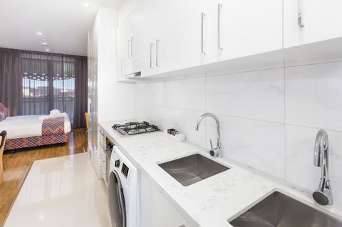 City Edge Dandenong Apartment Hotel - Accommodation Daintree 9
