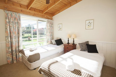 Beechworth Cedar Cottages - Accommodation Daintree 10