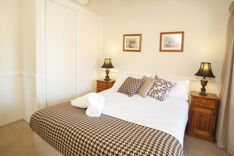 Beechworth Cedar Cottages - Accommodation Daintree 7