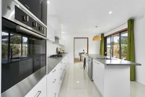 Fairhills - NEW LISTING, Beautifully Styled - Accommodation Daintree 2