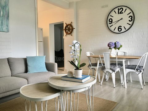 The Wheelhouse - 2BR Waterfront Apt In Town - Accommodation Daintree 0