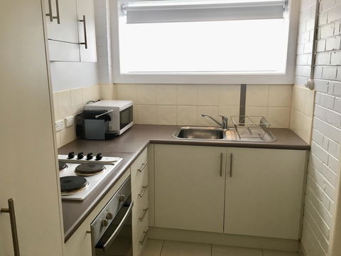 The Wheelhouse - 2BR Waterfront Apt In Town - Accommodation Daintree 11