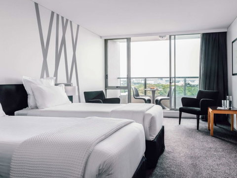 Quay West Suites Melbourne - Accommodation Daintree 8