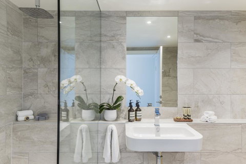 Quay West Suites Melbourne - Accommodation Daintree 11